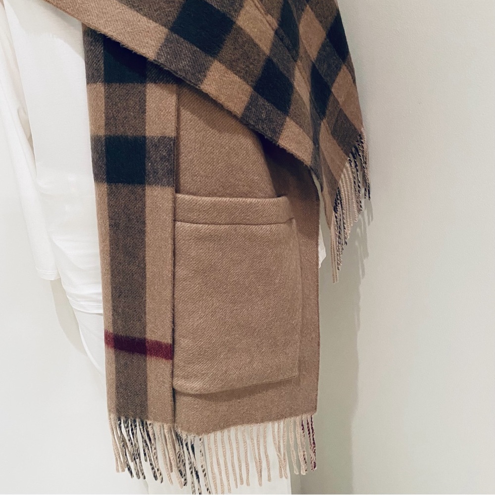 BURBERRY HELENE REVERSIBLE CASHMERE BLEND WRAP / SCARF. - Picture 8 of 14